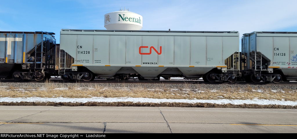 CN 114228